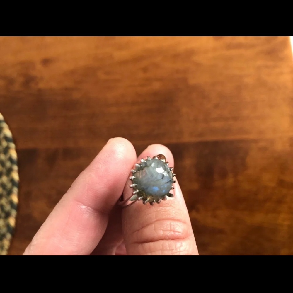 Labradorite stone ring in silver - Picture 2 of 4